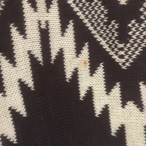 Women's RD Style Black and White Geometric Printed Poncho Style Cardigan, Size M - Picture 8 of 9